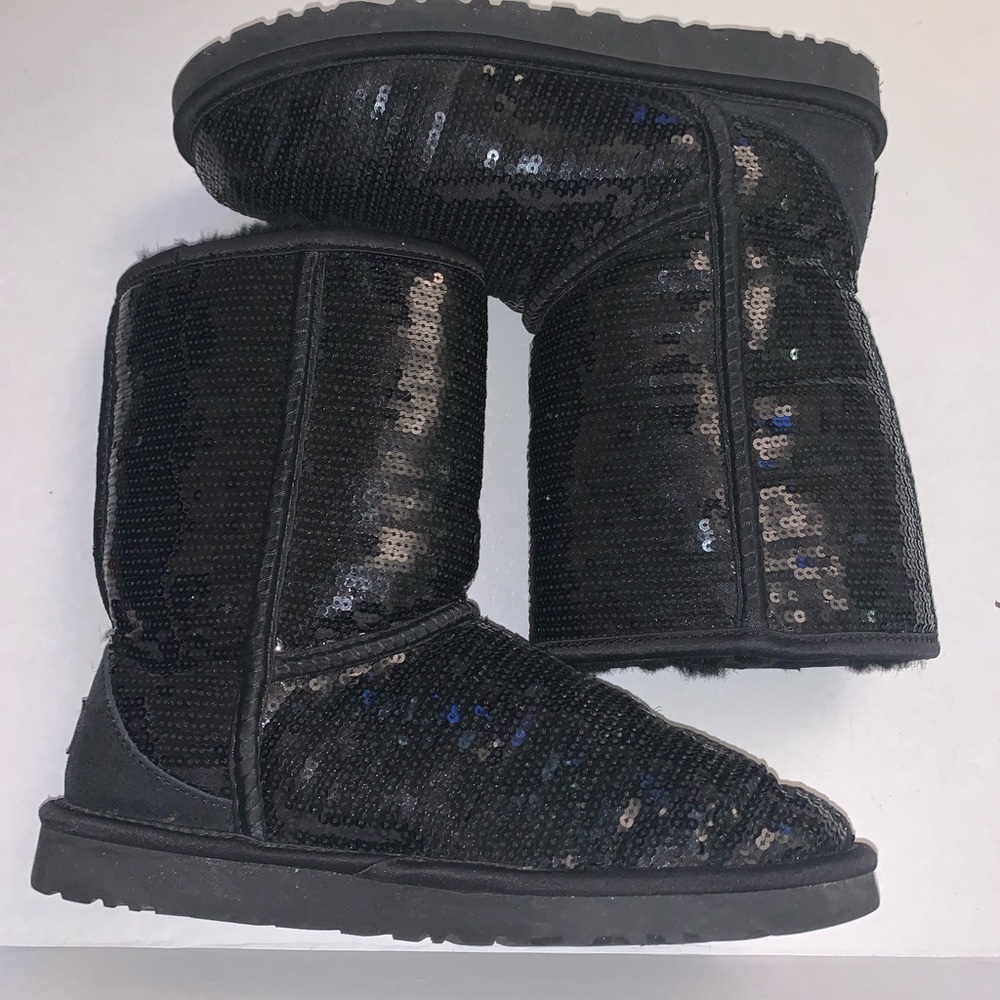 UGG Women Black Classic Short Sequin Boots Size 7